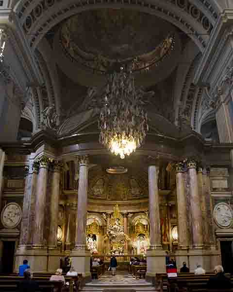 Zaragoza 11 - basílica del Pilar.jpg